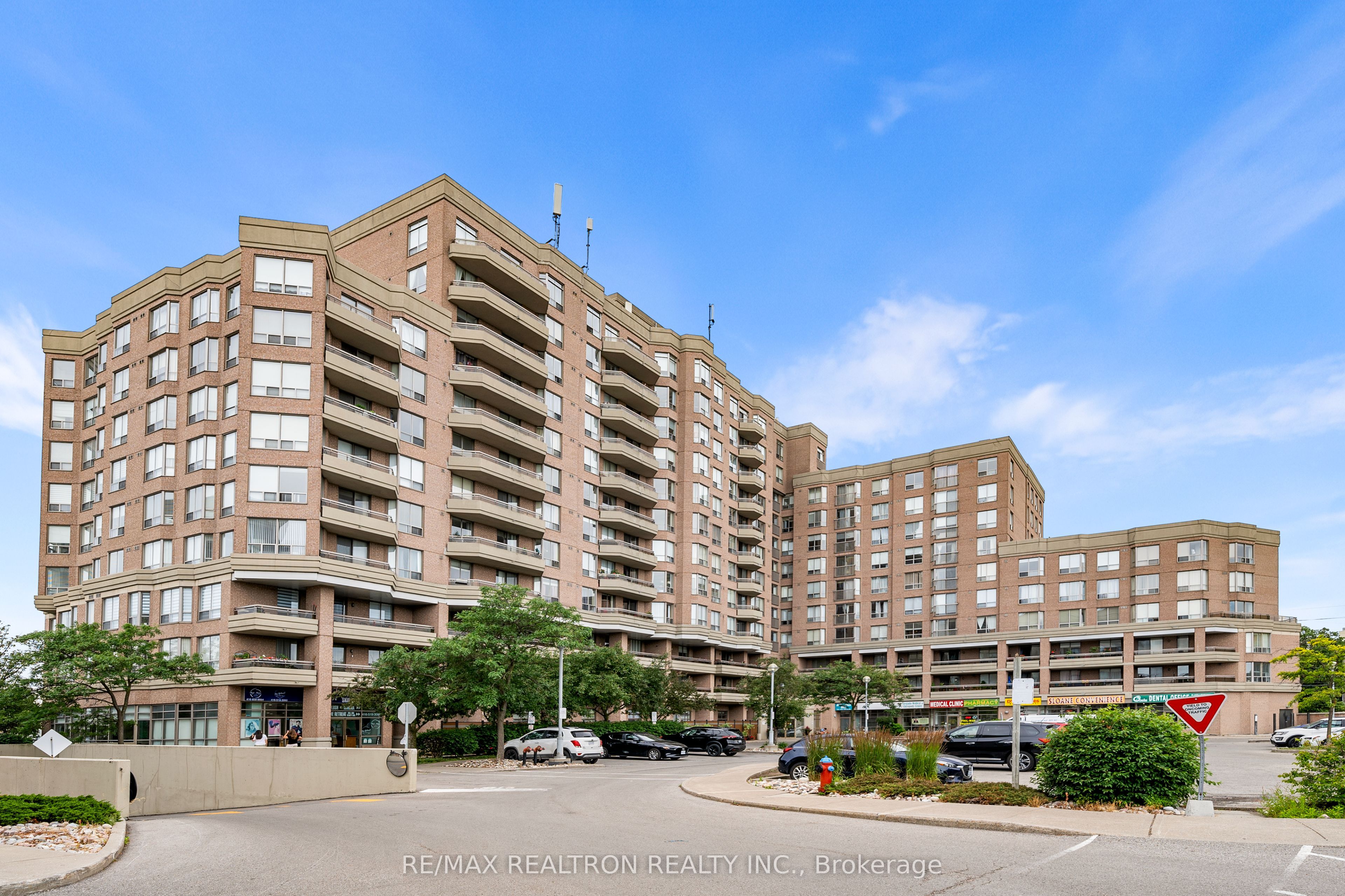 315-1700 Eglinton Avenue E, Toronto, ON, M4A 2X4
