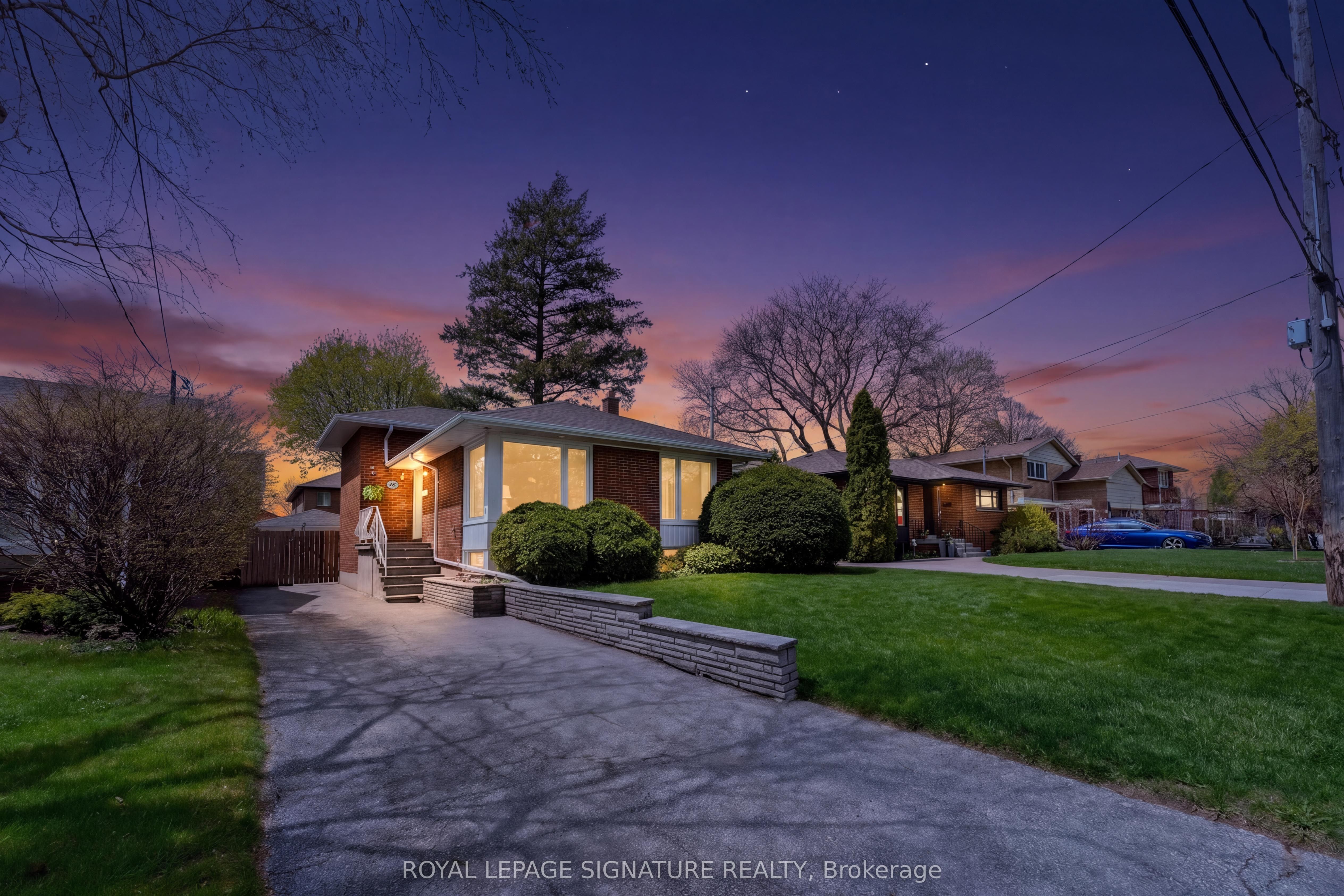 16 Shrewsbury Square, Toronto, ON, M1T 1L2