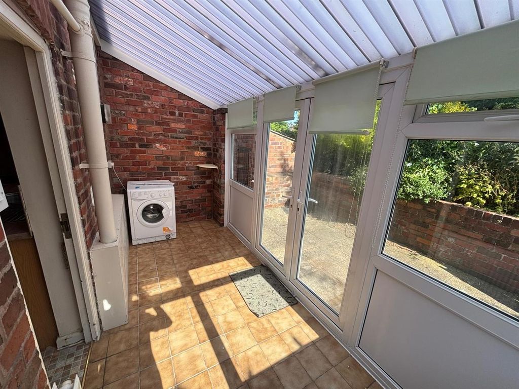 Additional image 4 of 1 bed end terrace house to rentAberderfyn Road, Johnstown LL14