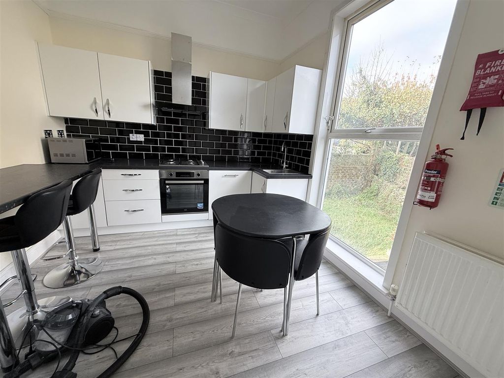 Additional image 3 of 9 bed shared accommodation to rentRamsgate Road, Broadstairs CT10