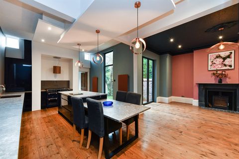 Hamilton Drive NG7