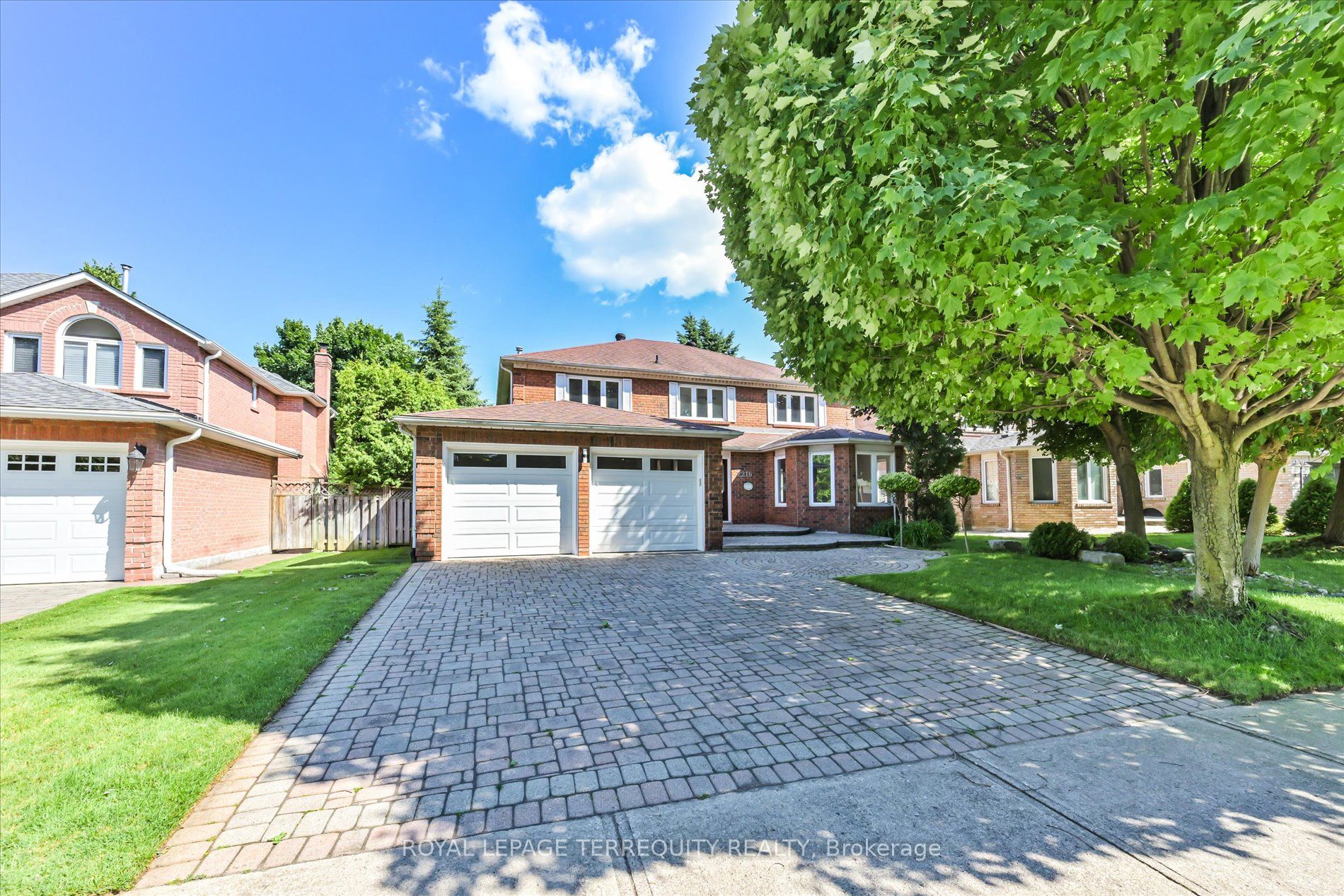 2216 Dunvegan Avenue, Oakville, ON, L6J 6P7