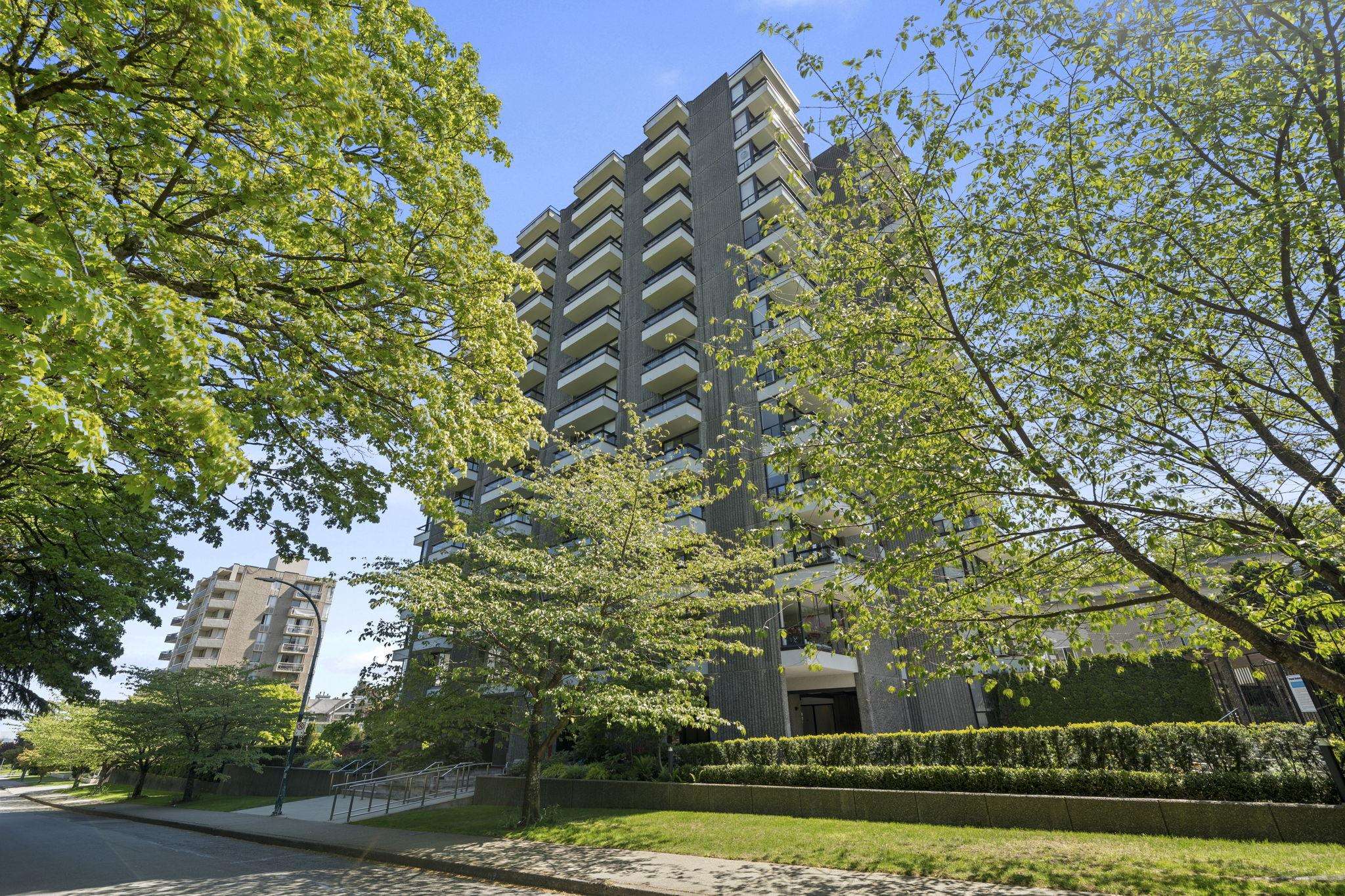 901-2370 2nd Avenue W, Vancouver, BC, V6K 1J1