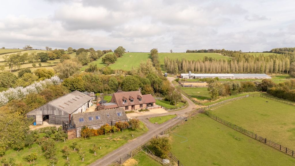4 bed equestrian for saleCollege Farm Road, Belton In Rutland, Oakham, Rutland LE15