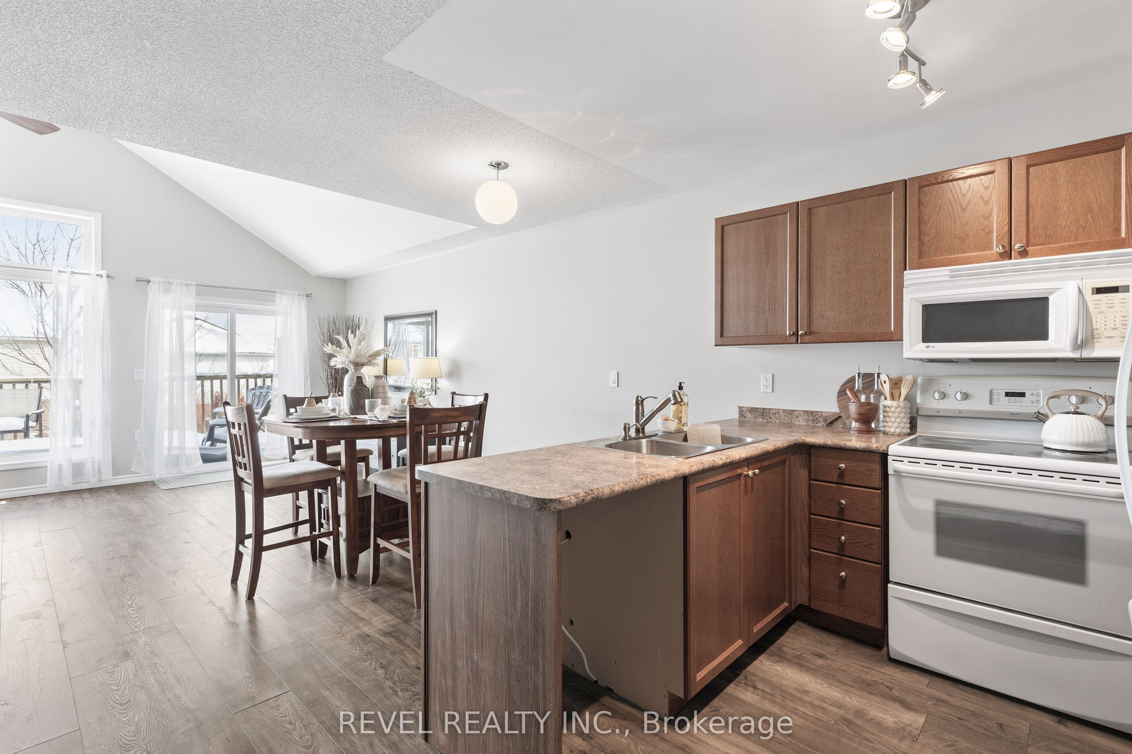 Additional image 6 of 617 Clancy Crescent, Peterborough, ON, K9K 2S2
