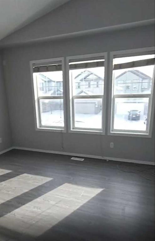 Additional image 2 of 40 Covepark Place NE, Calgary, AB, T3K 5Z8