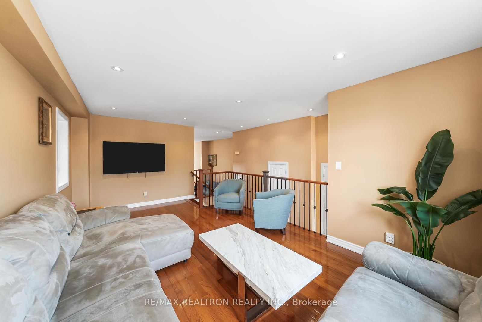 Additional image 6 of 51 Rogers Road, Toronto, ON, M6E 1N5
