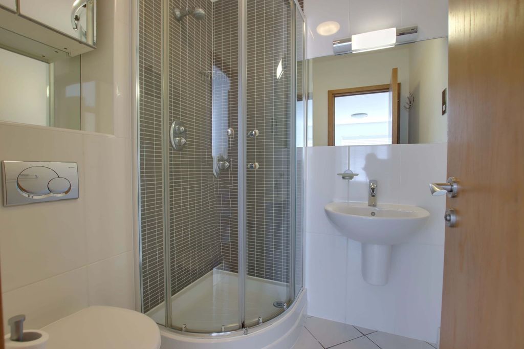 Additional image 7 of 2 bed flat to rent31 Harbour Reach, St Helier JE2
