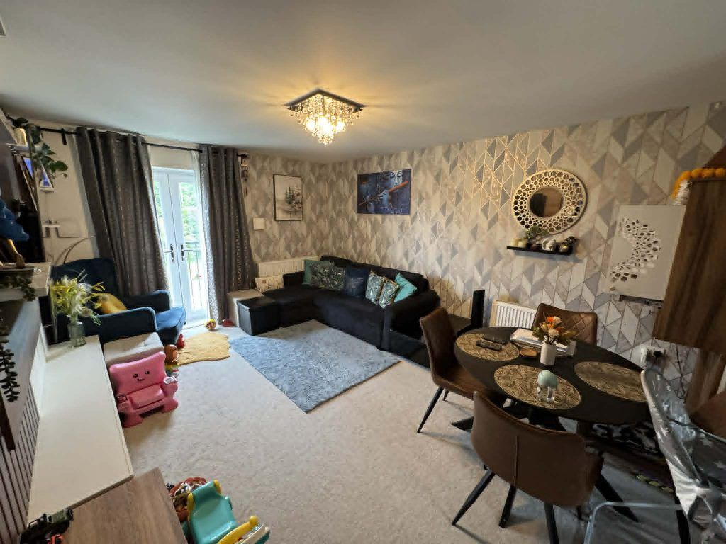 Additional image 7 of 2 bed flat to rentHutton Close, Newbury RG14