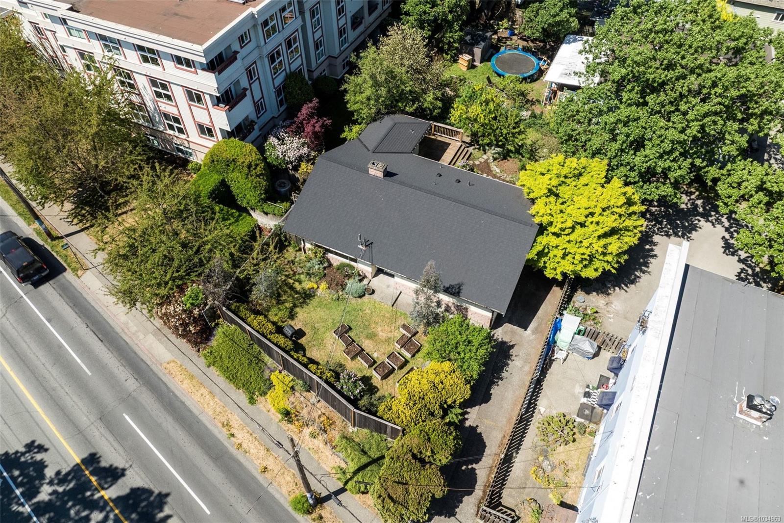 Additional image 3 of 918 Bay Street, Victoria, BC, V8T 1R7