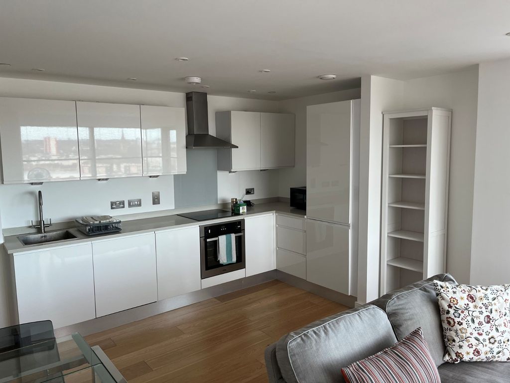 Additional image 2 of 2 bed flat to rentOcean Way, Southampton, Hampshire SO14
