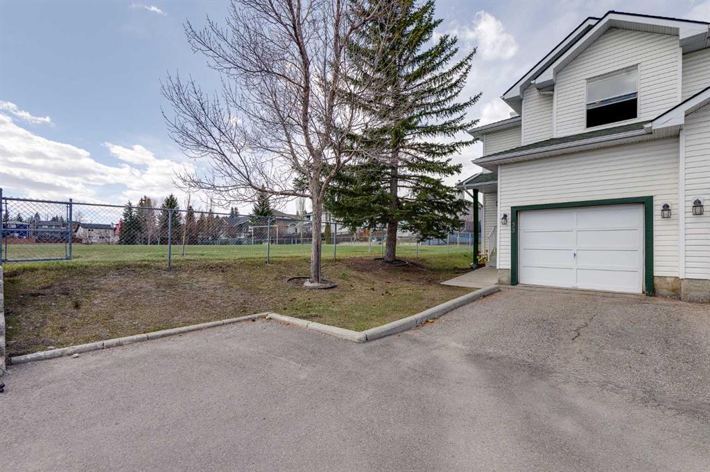 Additional image 2 of 33 Sandpiper Lane NW, Calgary, AB, T3K 4L7