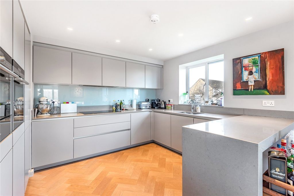 Additional image 5 of 3 bed flat to rentWigton Court, Wigton Lane, Alwoodley, Leeds LS17