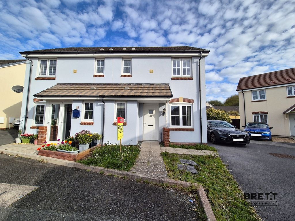 3 bed semi-detached house to rent36 Belfrey Close, Hubberston, Milford Haven, Pembrokeshire. SA73