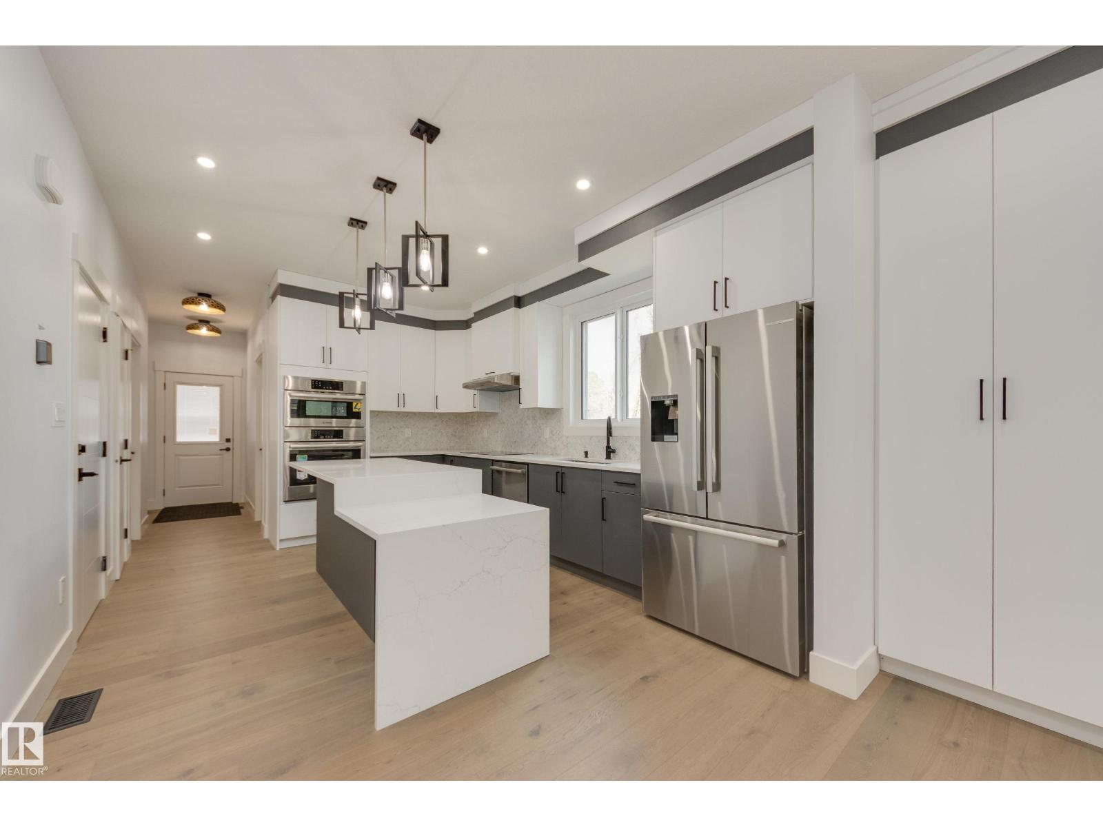 Additional image 5 of 10954 135 Street NW, Edmonton, AB, T5M1K2