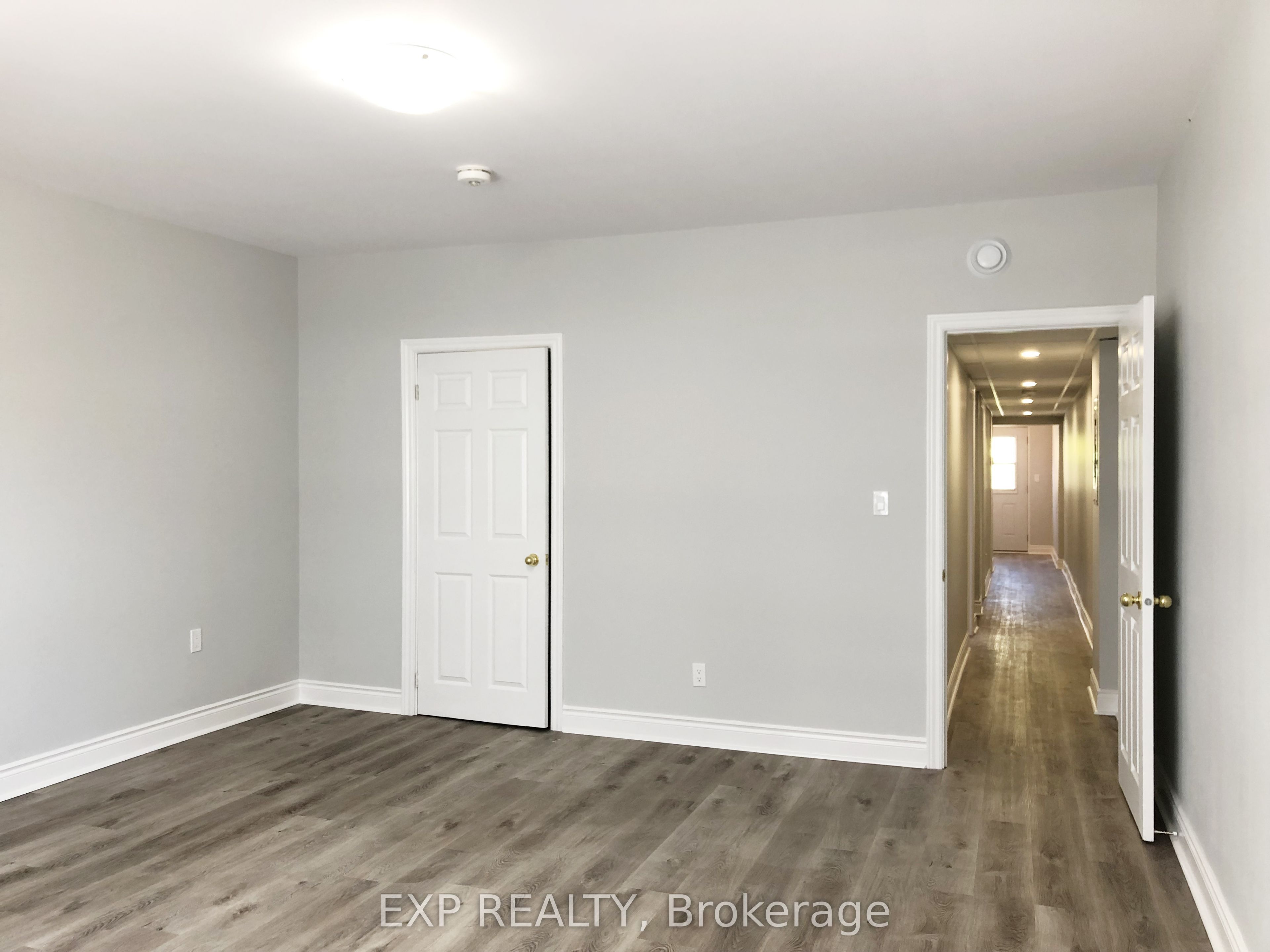 Additional image 3 of 2798 Dundas Street W, Toronto, ON, M6P 1Y5