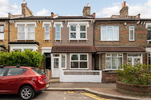 Park Grove Road, Leytonstone, London E11