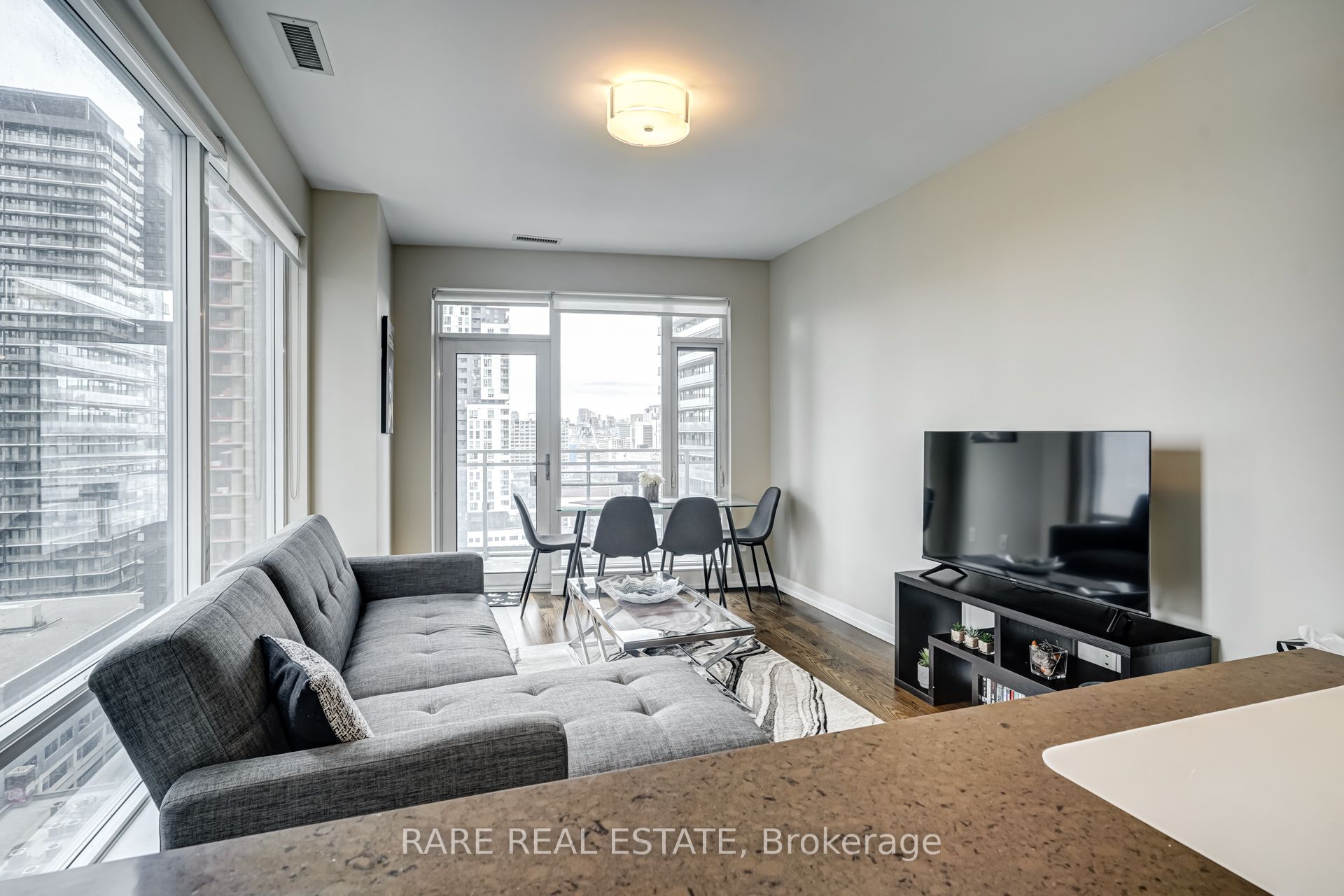 Additional image 3 of #1902-21 Widmer Street, Toronto, ON, M5V 2E8
