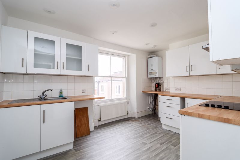 Additional image 3 of 3 bed flat to rentThe Triangle, Clevedon BS21