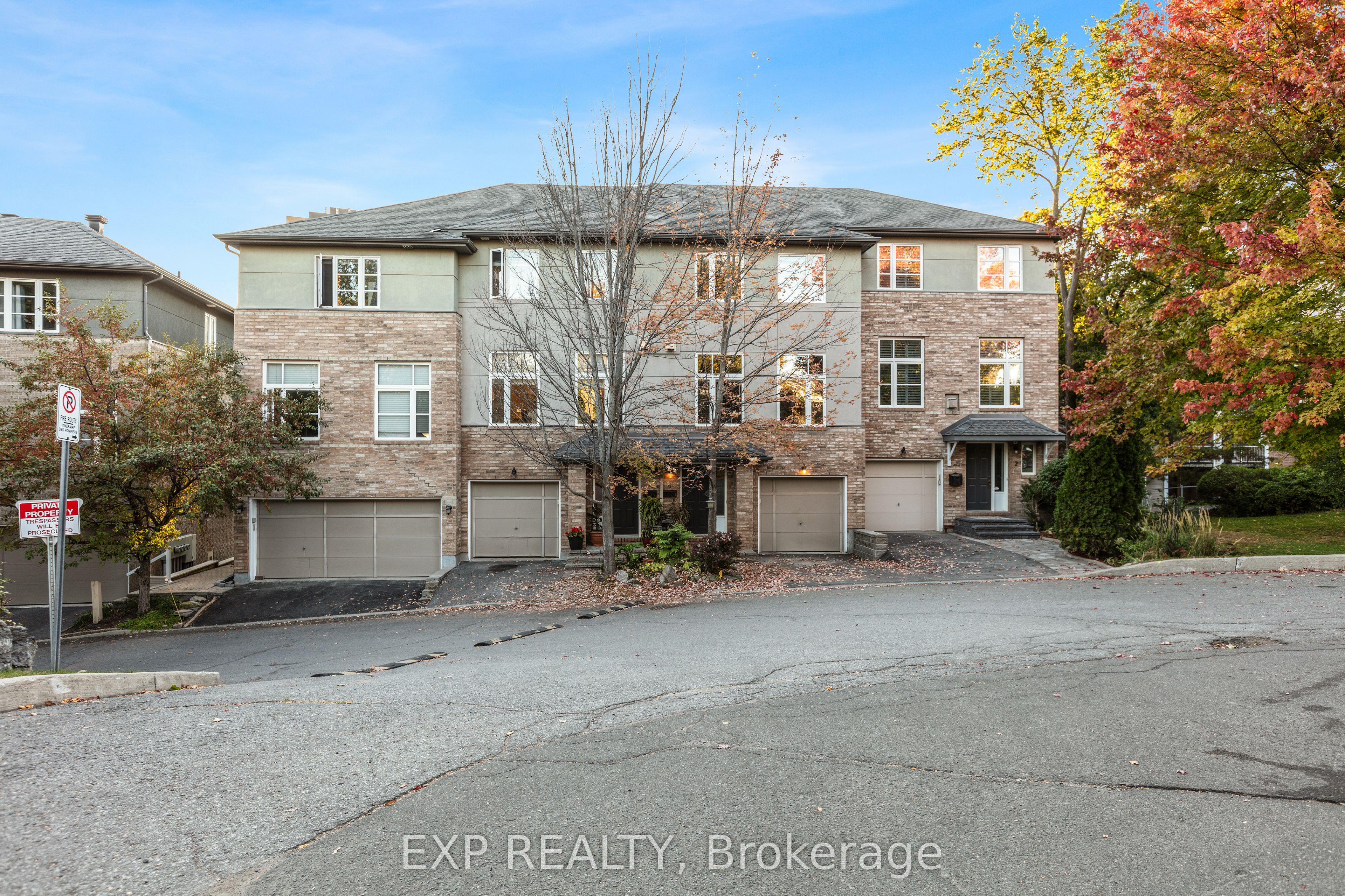 6 Pondside Private, Ottawa, ON, K1K 4X3