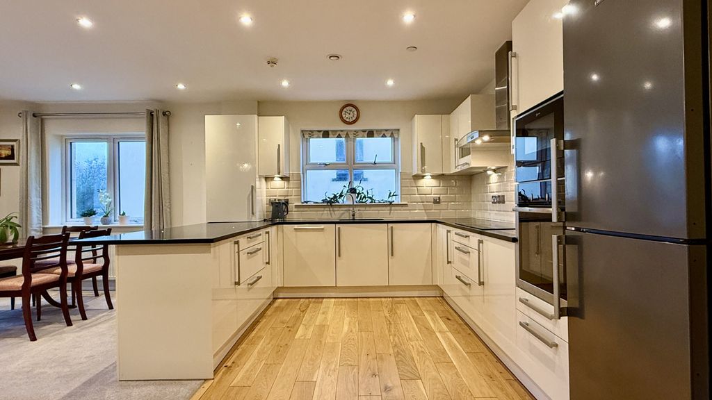 Additional image 10 of 3 bed flat for saleApt. 4 Lakeside Apartments, Park Road, Ramsey IM8