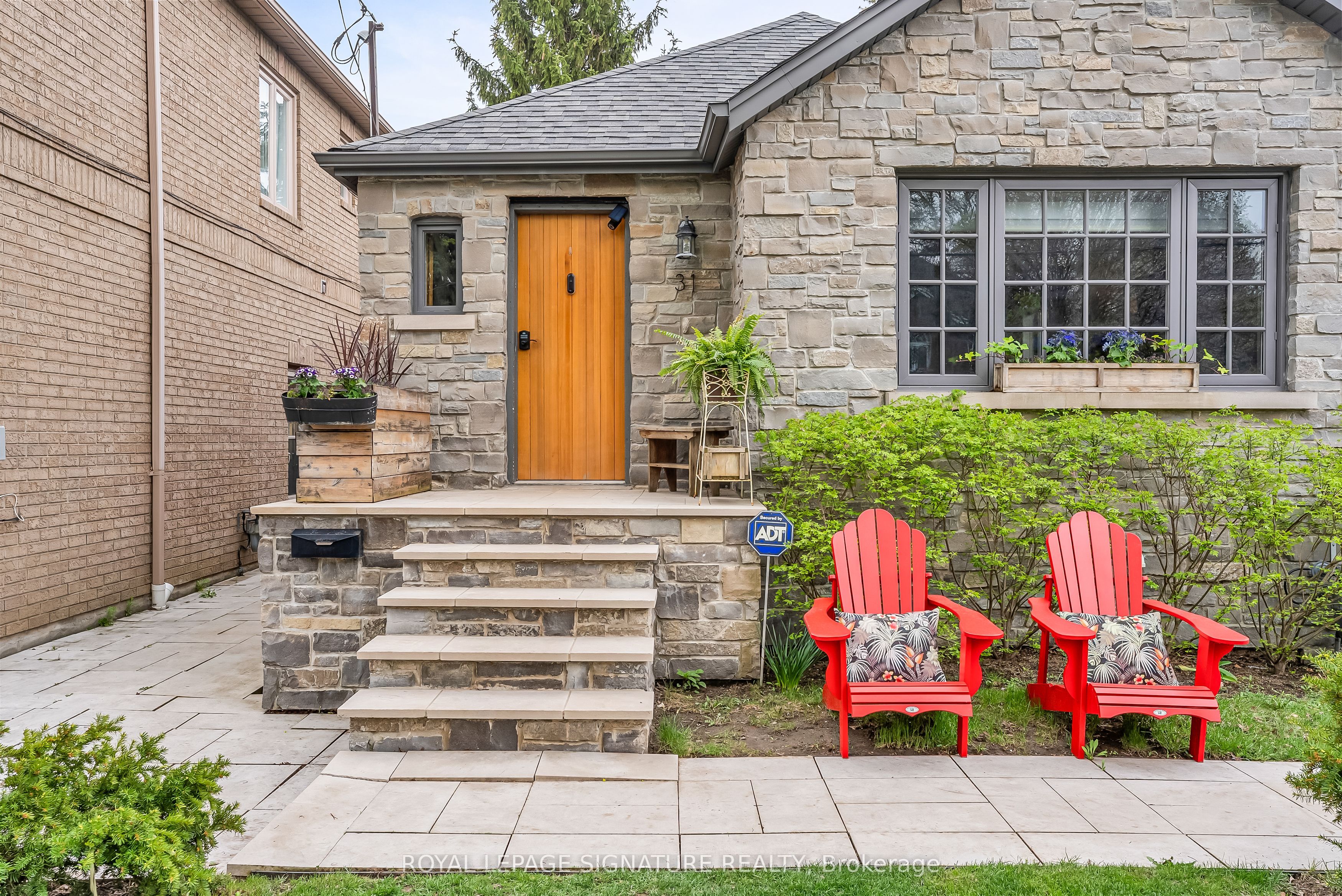 31 Burncrest Drive, Toronto, ON, M5M 2Z2 photo 4