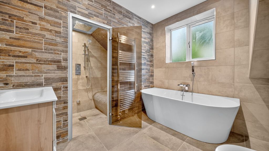 Additional image 22 of 5 bed detached house to rentLeeds Road, Bramhope, Leeds, West Yorkshire LS16