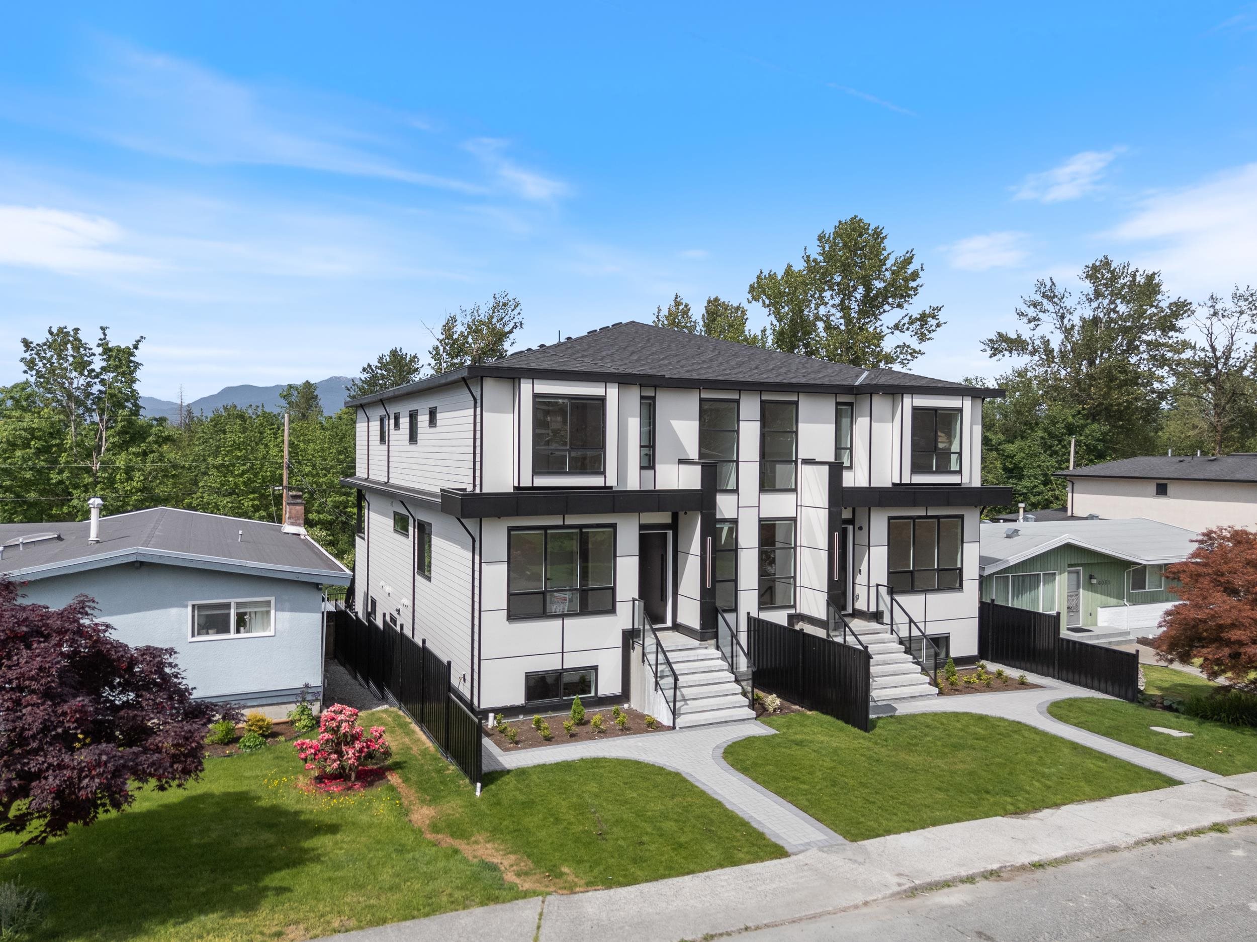 Additional image 3 of 1-6037 Service Street, Burnaby, BC, V5H 1V7