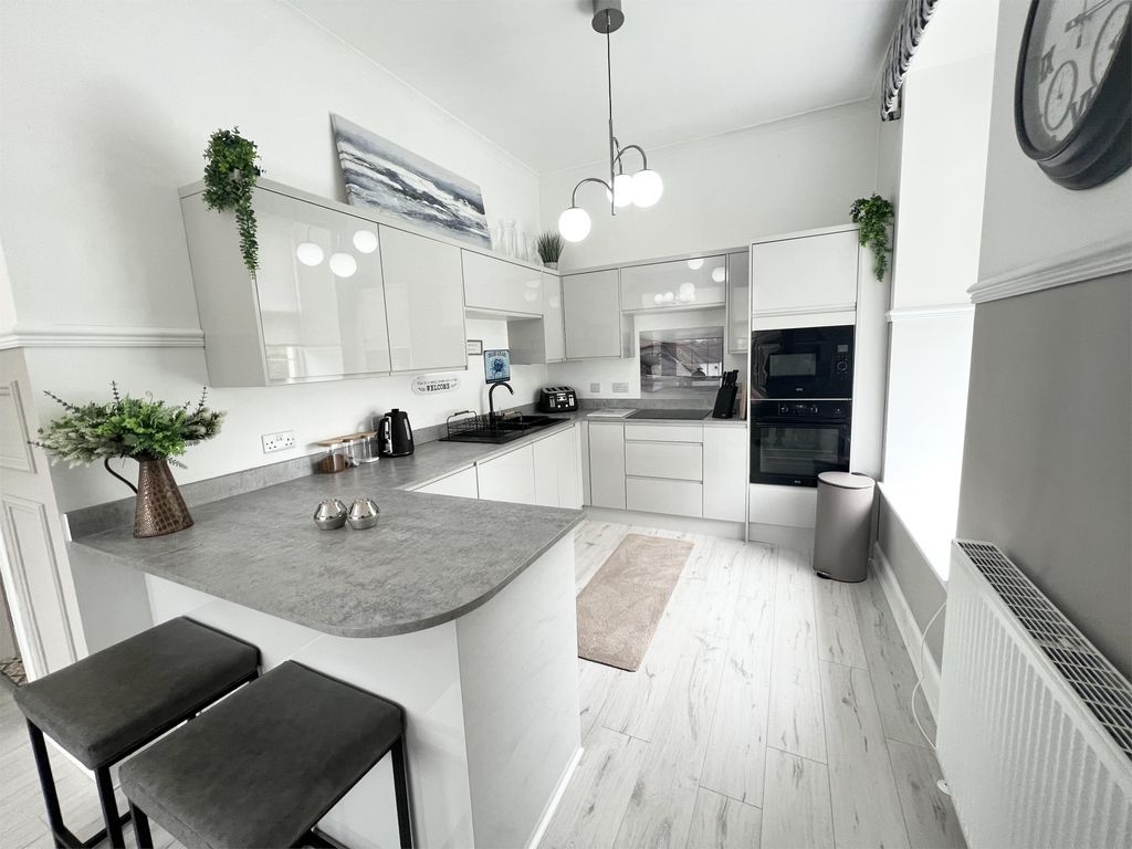 Additional image 6 of 2 bed flat for sale27 Academy Court, Irvine KA12