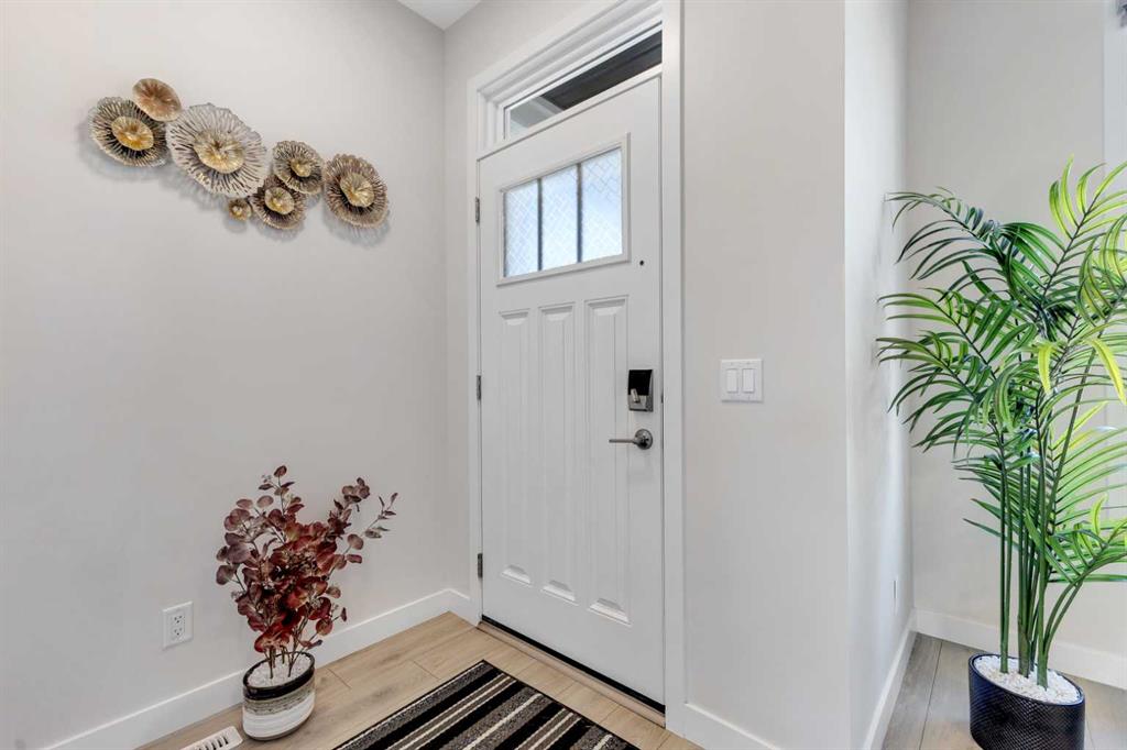Additional image 3 of 231 Lavender Manor SE, Calgary, AB, T3S 0G8