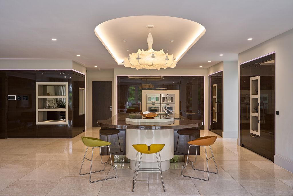 Additional image 3 of 6 bed property to rentSt. Georges Hill, Weybridge, Surrey KT13