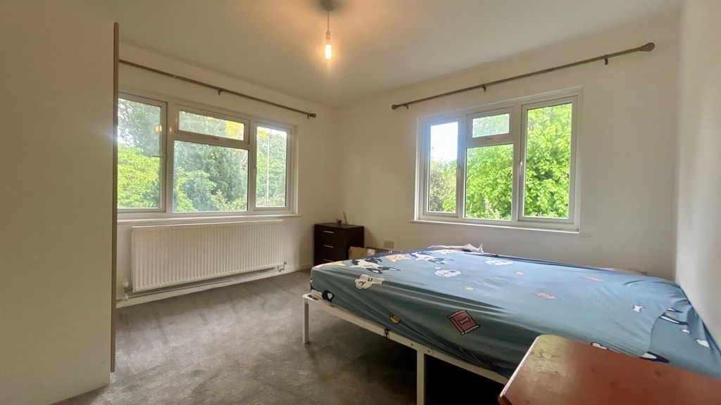 Additional image 7 of 4 bed maisonette to rentBath Road, Reading, Berkshire RG1