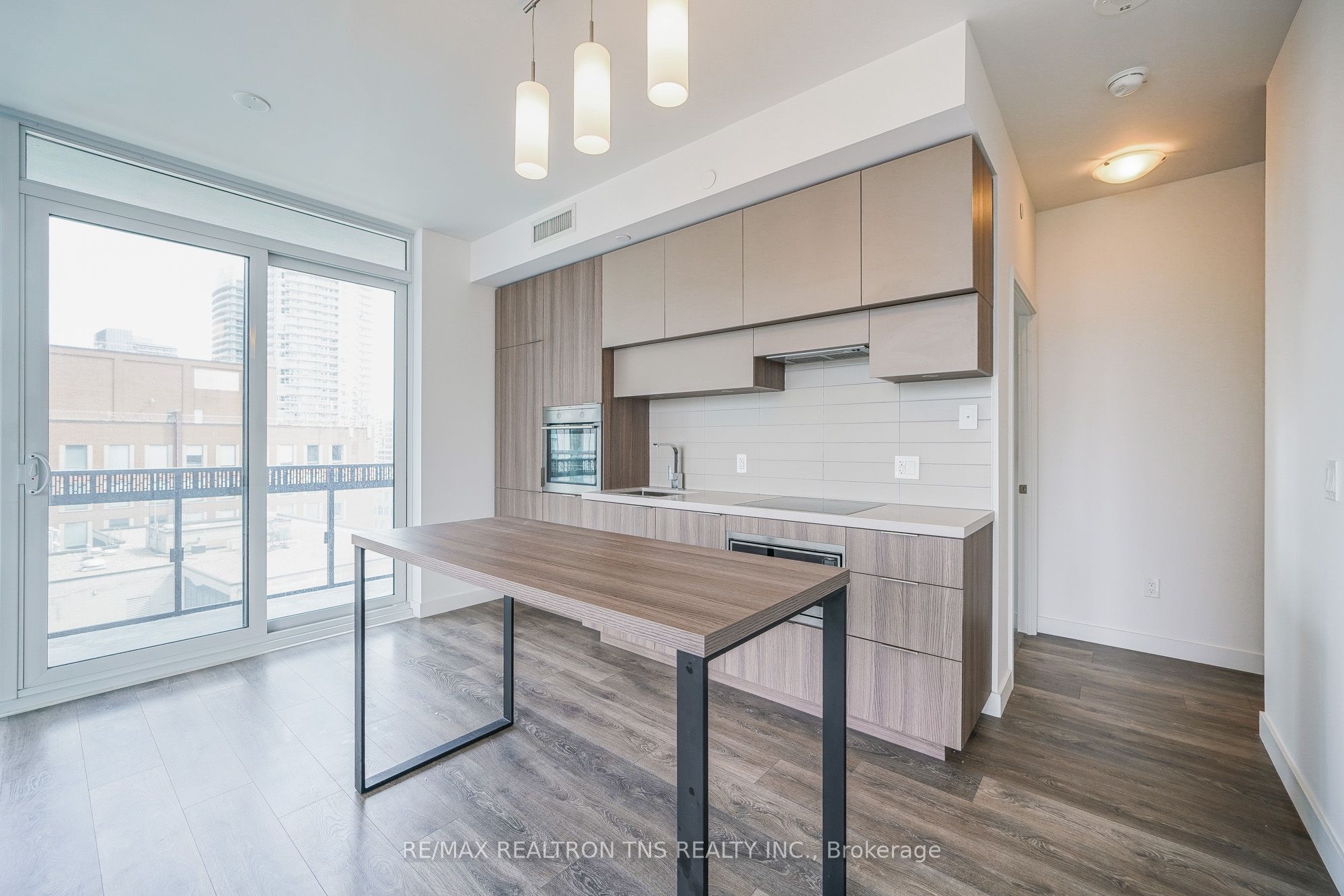 Additional image 3 of 908-8 Eglinton Avenue, Toronto, ON, M4P 1A6