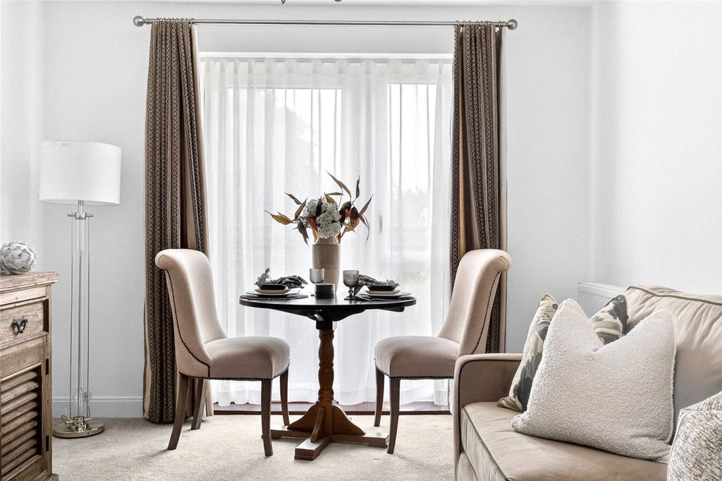 Additional image 7 of 1 bed property to rentQueens Road, Weybridge, Surrey KT13