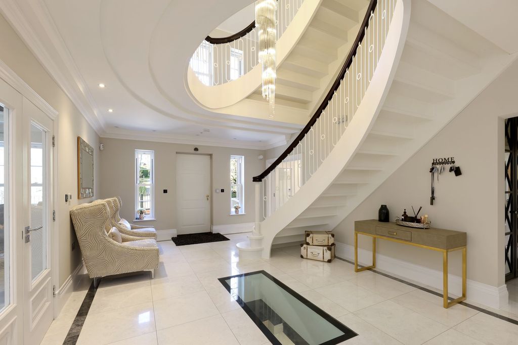 Additional image 2 of 6 bed detached house for saleValley Way, Gerrards Cross SL9