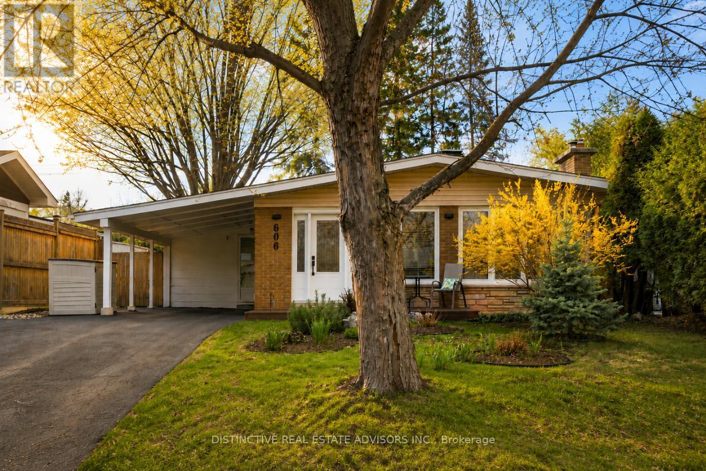 606 DICKINSON AVENUE