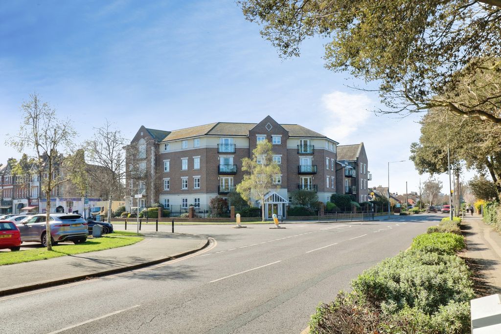 2 bed flat to rentThe Broadway, Southend-On-Sea SS1