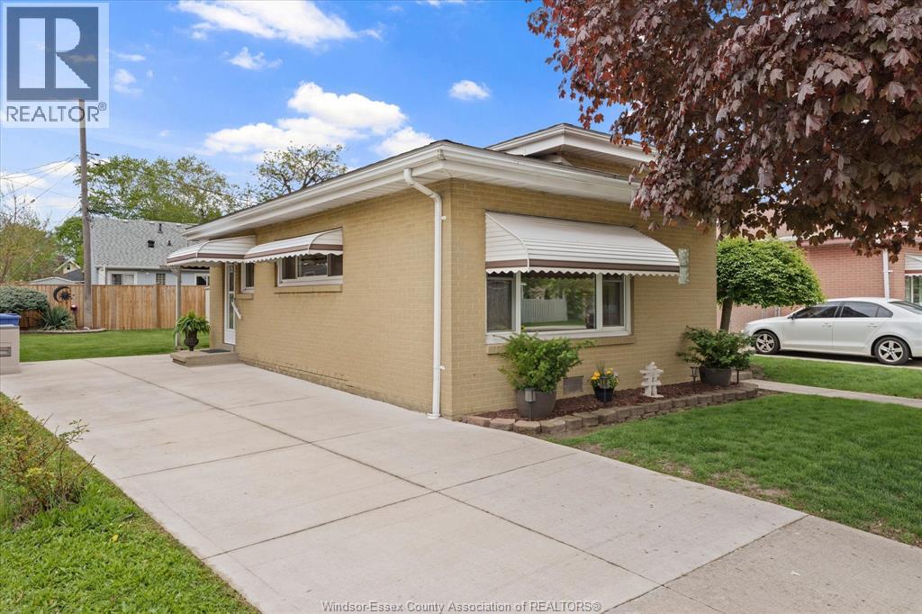 3574 Connaught Avenue, Windsor, ON, N9C2B9 photo 2