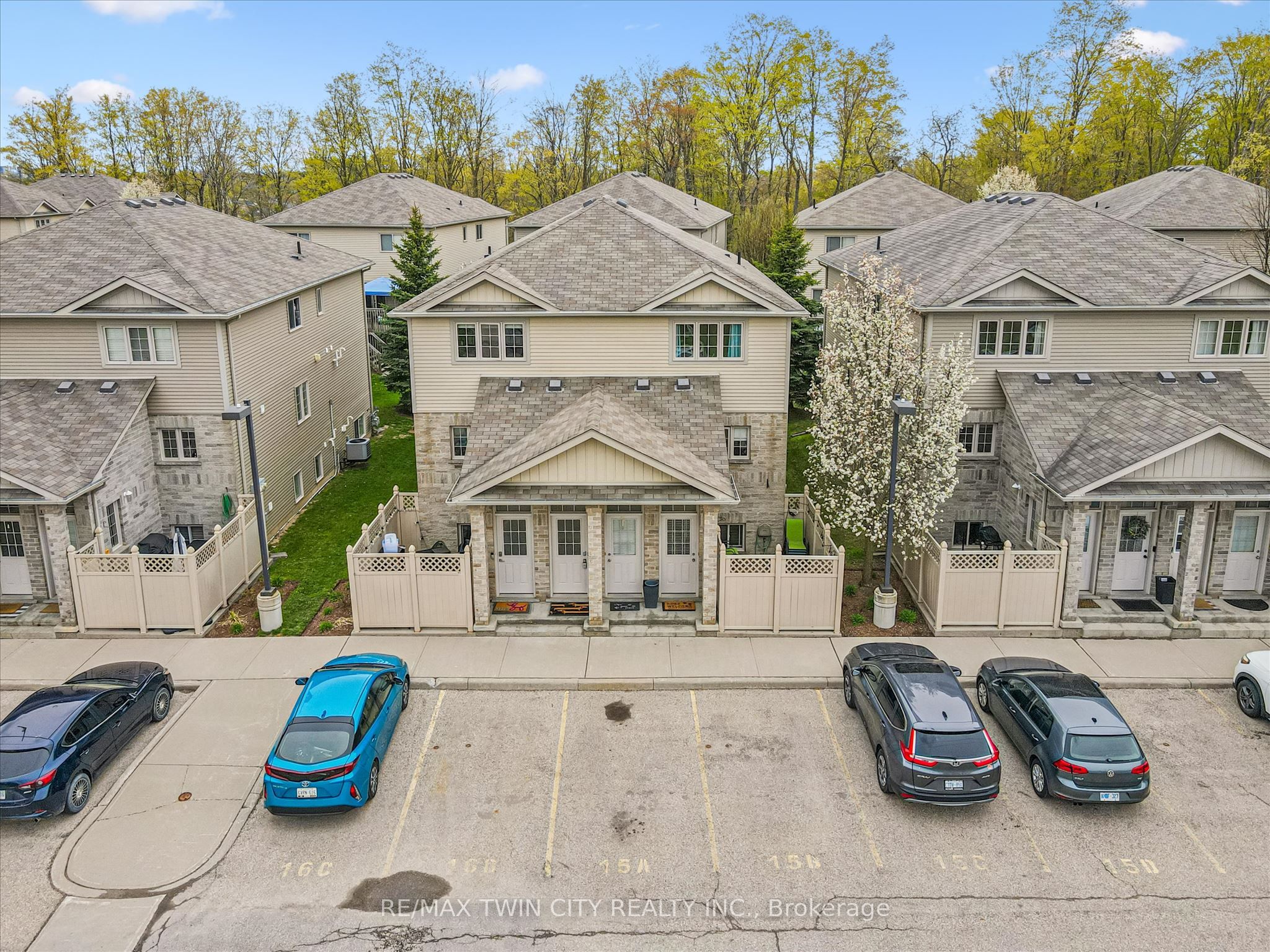 15B-1941 Ottawa Street S, Kitchener, ON, N2E 0C2