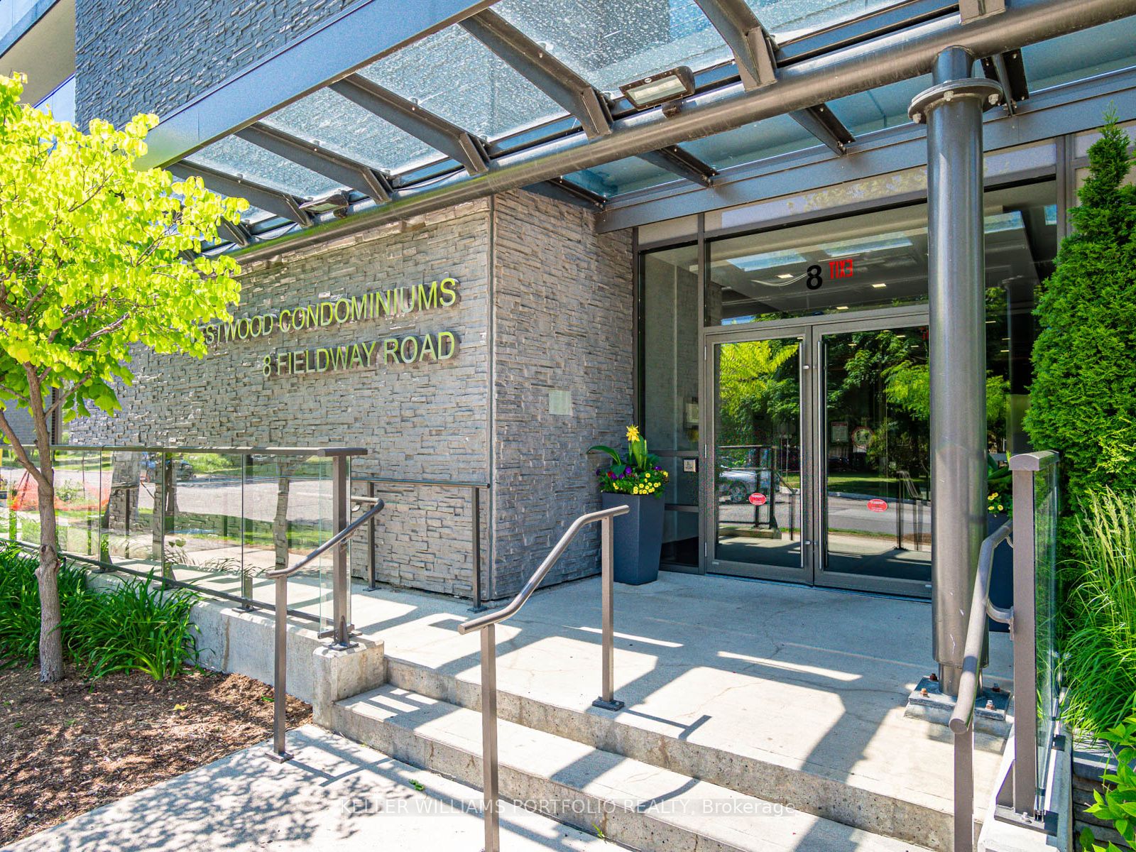 Additional image 3 of 405-8 Fieldway Road, Toronto, ON, M8Z 0C3