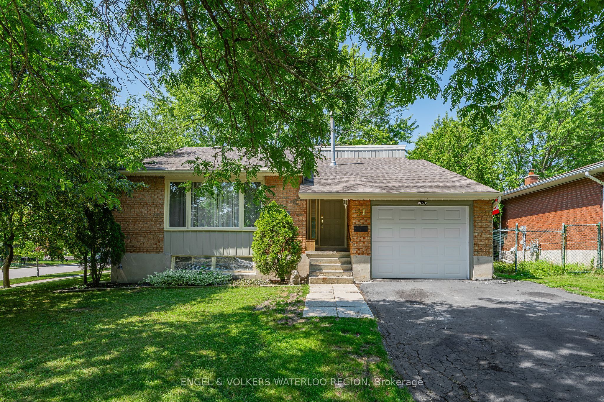 Additional image 5 of 31 Mulberry Lane, Waterloo, ON, N2L 5L4