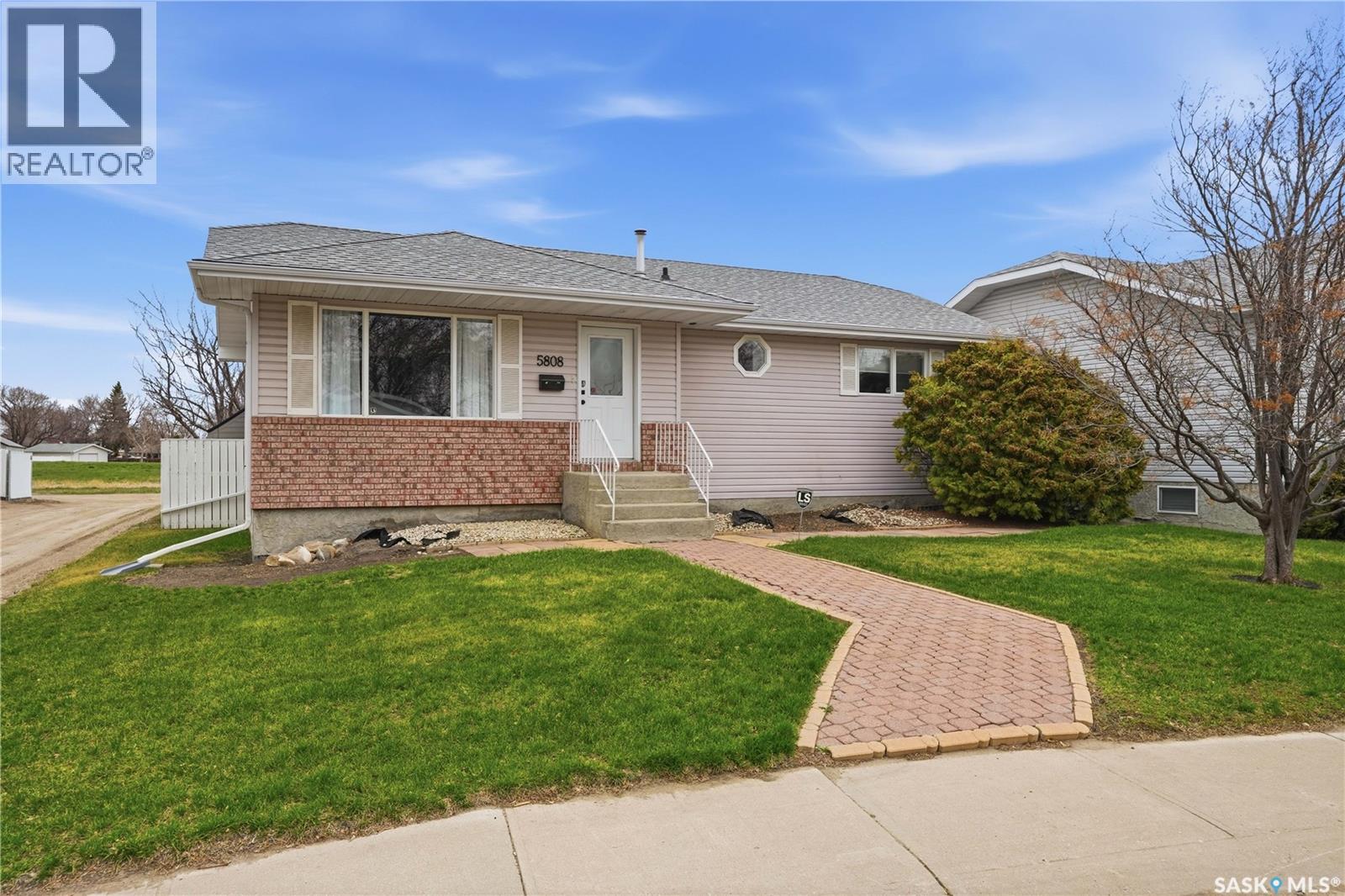 5808 Mckinley Avenue, Regina, SK, S4T6P3