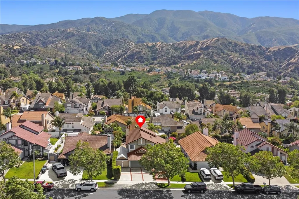 3332 Fallenleaf Dr, Corona, CA 92882