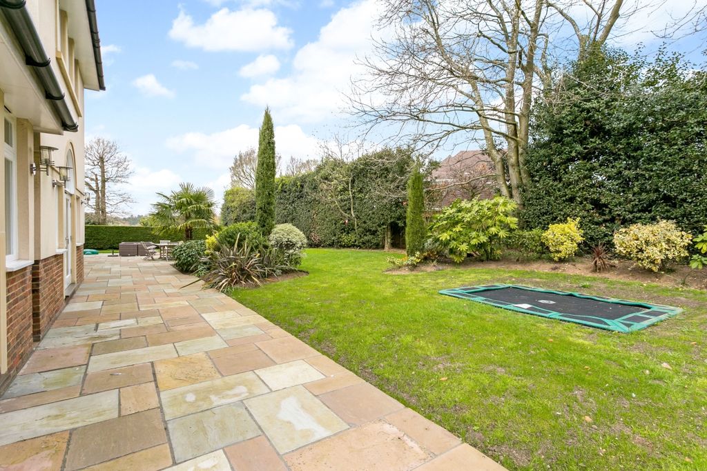 Additional image 3 of 6 bed detached house to rentPenn Road, Knotty Green, Beaconsfield HP9
