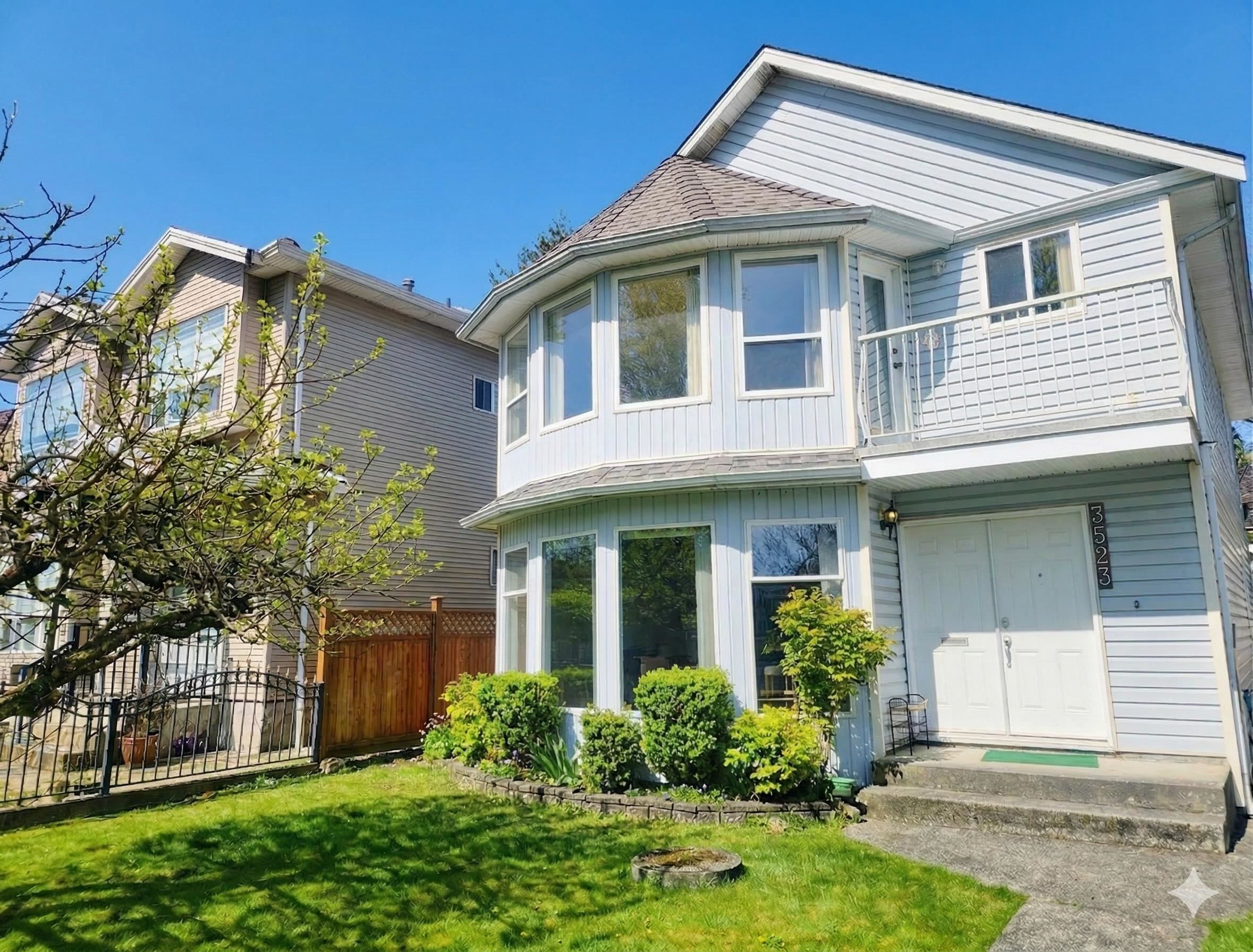 3523 Napier Street, Vancouver, BC, V5K 2X8