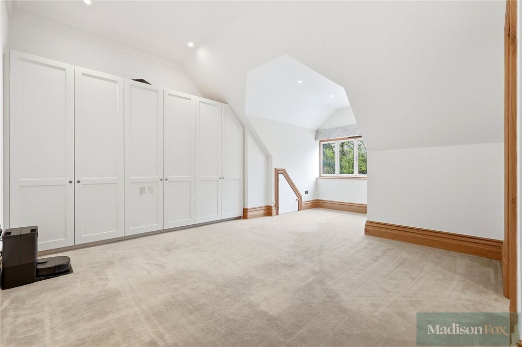 Additional image 67 of 8 bed detached house for saleStradbroke Drive, Chigwell, Essex IG7