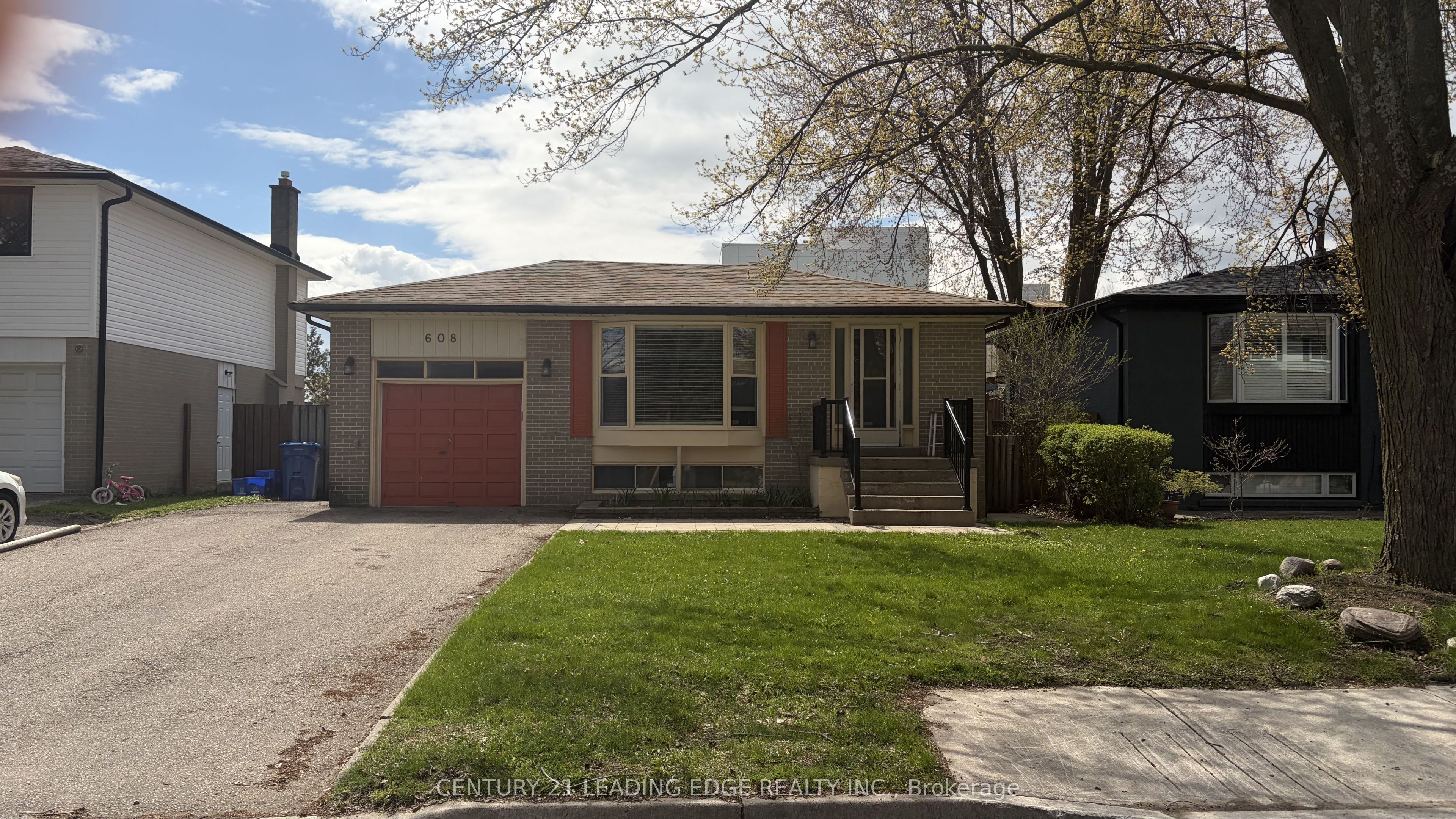 Additional image 2 of 608 Rupert Avenue, Whitchurch-stouffville, ON, L4A 1W1