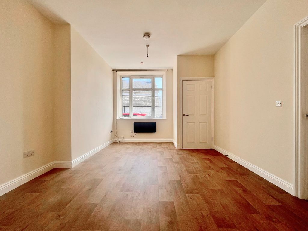 Additional image 10 of 1 bed flat to rentSouth Street, Sebastopol NP4