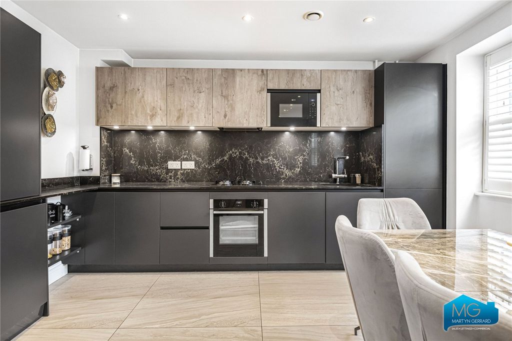Additional image 9 of 4 bed semi-detached house to rentBunns Lane, Mill Hill, London NW7