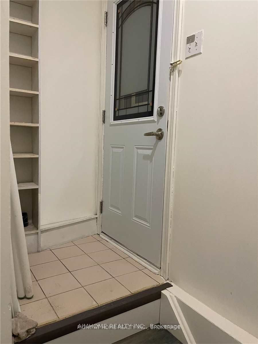Bsmnt-58 Hewlett Crescent, Markham, ON, L3P 7J7 photo 3